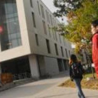 Students on the UTSC campus