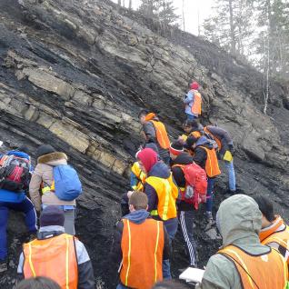 EESC16H3 is a field course that involves a ten-day trip to significant geological sites. This past summer students visited sites in the Canadian Rockies and the Pacific Northwest of the United States and Canada.
