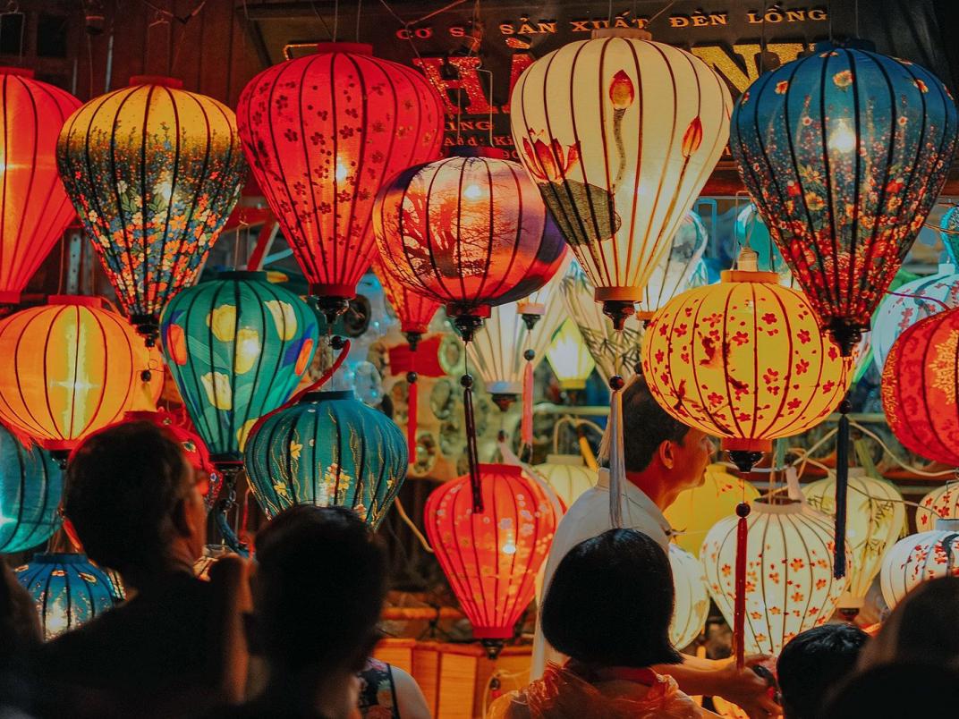Lights in an Asian market